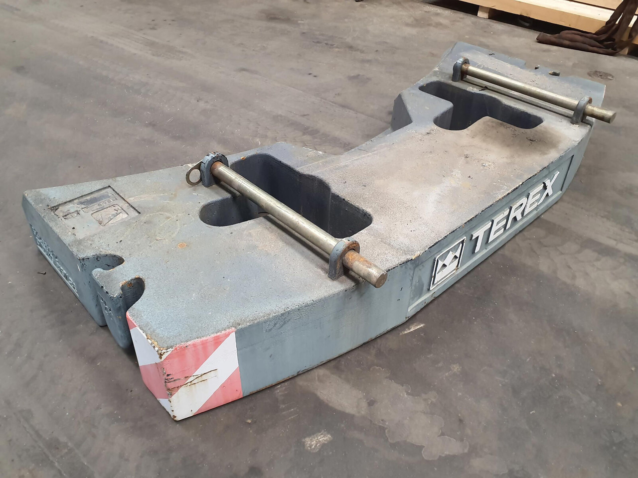 Terex Terex Demag Challenger 4200 counterweight 3.7 Ton - Gegengewicht für Mobilkran: das Bild 3 Terex Terex Demag Challenger 4200 counterweight 3.7 Ton - Gegengewicht für Mobilkran: das Bild 3