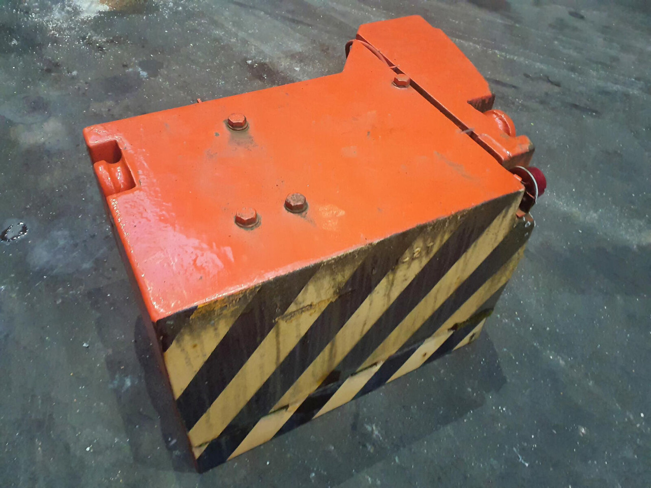 Terex counterweight left 1,2 + 0,3t - Gegengewicht für Mobilkran: das Bild 2 Terex counterweight left 1,2 + 0,3t - Gegengewicht für Mobilkran: das Bild 2