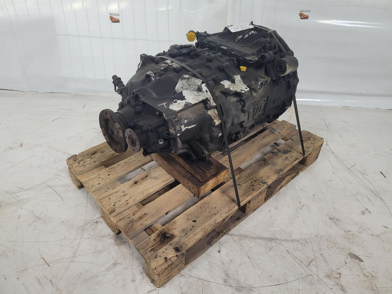 ZF GMK 3055 Gearbox ZF Astronic 12 AS 2302 - Getriebe für Mobilkran: das Bild 3 ZF GMK 3055 Gearbox ZF Astronic 12 AS 2302 - Getriebe für Mobilkran: das Bild 3