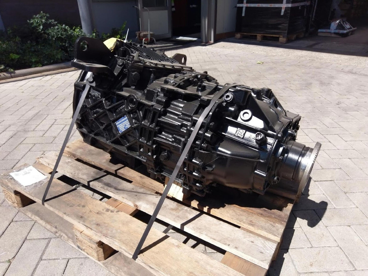 ZF LTM 1055-3.2 gearbox Astronic 12 AS 2302 - Getriebe für Mobilkran: das Bild 3 ZF LTM 1055-3.2 gearbox Astronic 12 AS 2302 - Getriebe für Mobilkran: das Bild 3