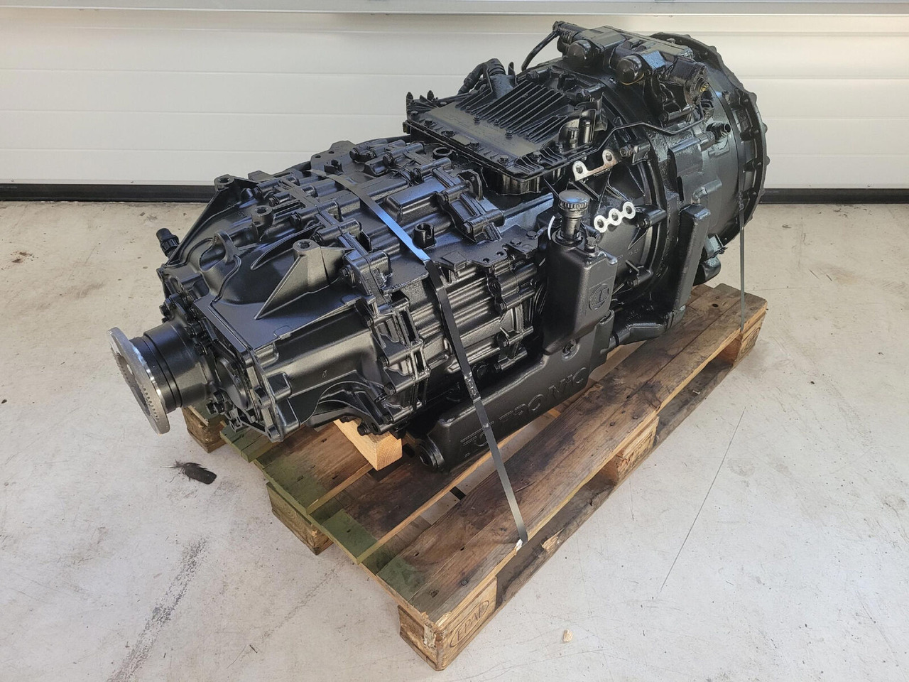 ZF LTM 1250-6.1 gearbox TC tronic 12 AS 3002 TC - Getriebe für Mobilkran: das Bild 4 ZF LTM 1250-6.1 gearbox TC tronic 12 AS 3002 TC - Getriebe für Mobilkran: das Bild 4