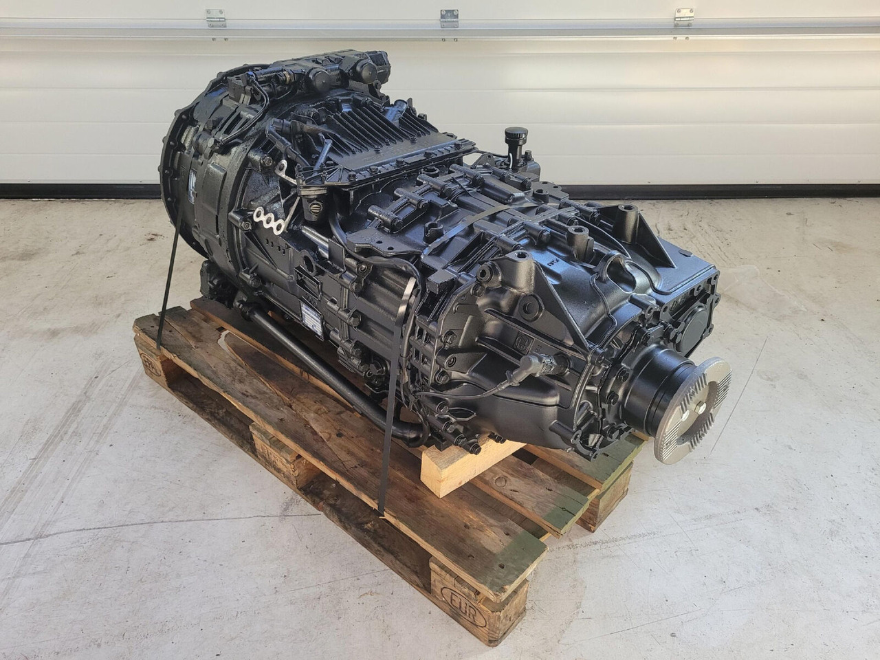ZF LTM 1250-6.1 gearbox TC tronic 12 AS 3002 TC - Getriebe für Mobilkran: das Bild 3 ZF LTM 1250-6.1 gearbox TC tronic 12 AS 3002 TC - Getriebe für Mobilkran: das Bild 3