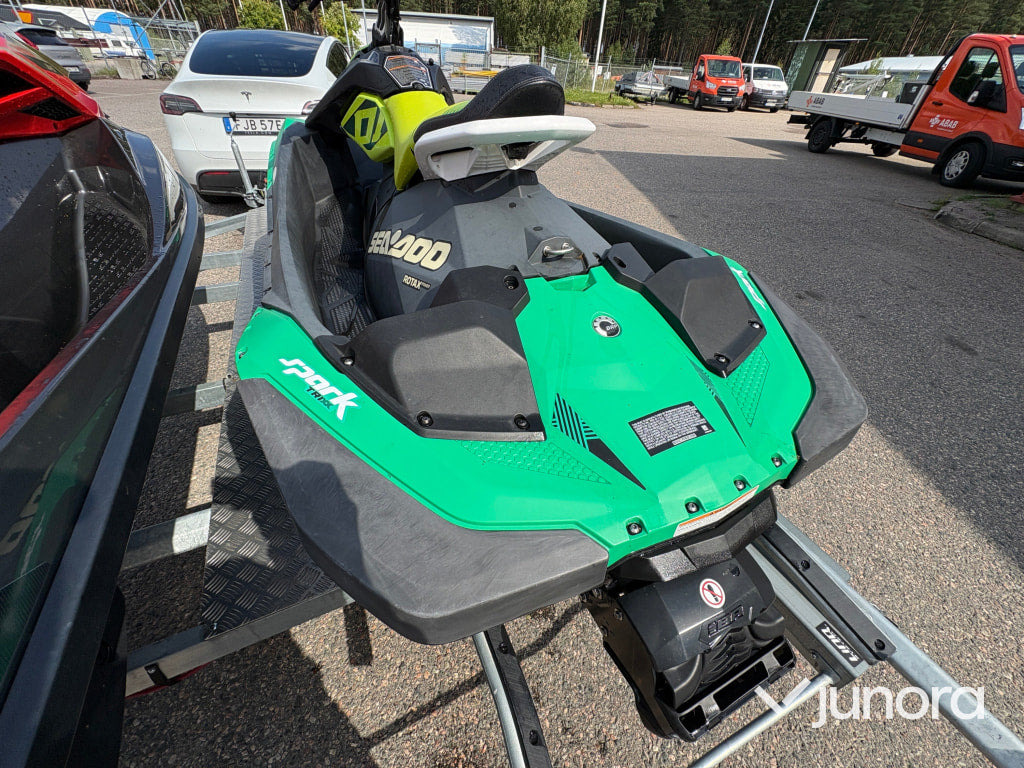 BRP Seadoo Trixx - Werkzeug/ Gerät: das Bild 5 BRP Seadoo Trixx - Werkzeug/ Gerät: das Bild 5
