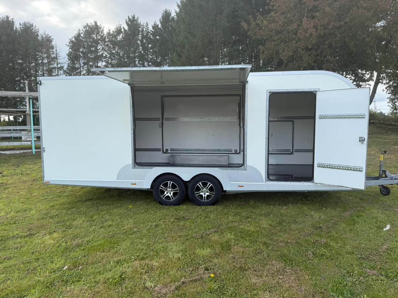 Eurowagon 6000.2.26 - Verkaufsanhänger: das Bild 1 Eurowagon 6000.2.26 - Verkaufsanhänger: das Bild 1