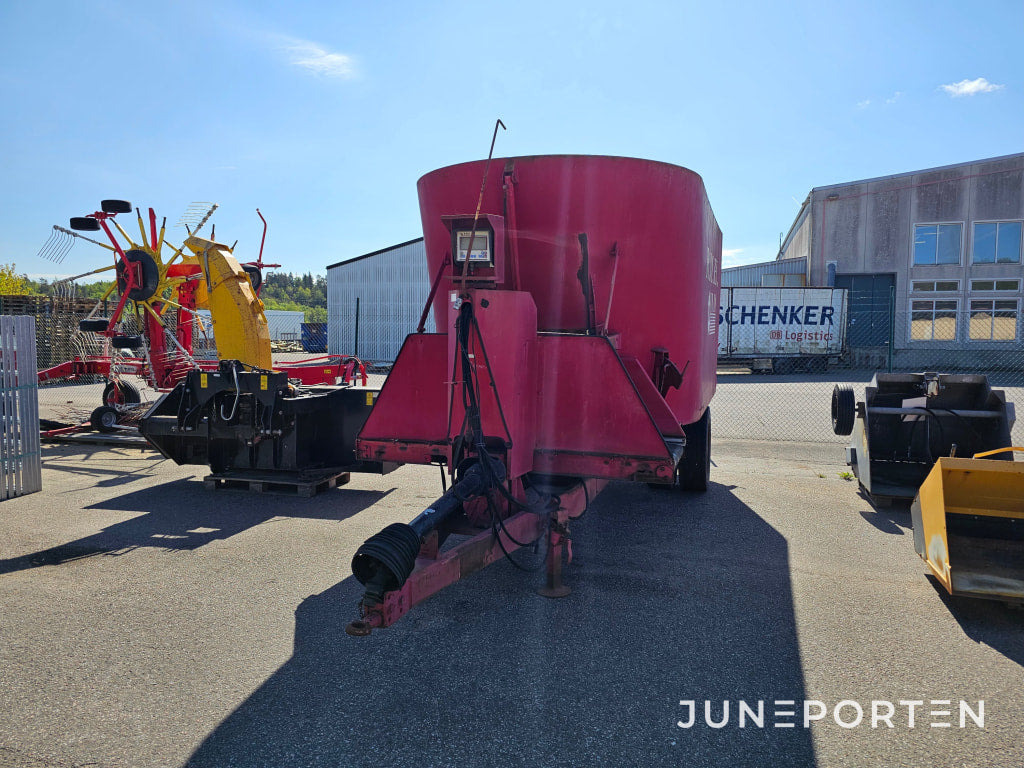 Mixervagn R.M.H VR18 - Futtermischwagen: das Bild 4 Mixervagn R.M.H VR18 - Futtermischwagen: das Bild 4