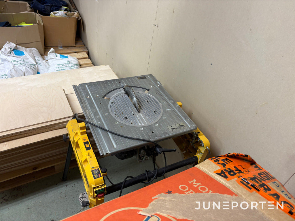 Sågbord Dewalt - Werkzeug/ Gerät: das Bild 5 Sågbord Dewalt - Werkzeug/ Gerät: das Bild 5