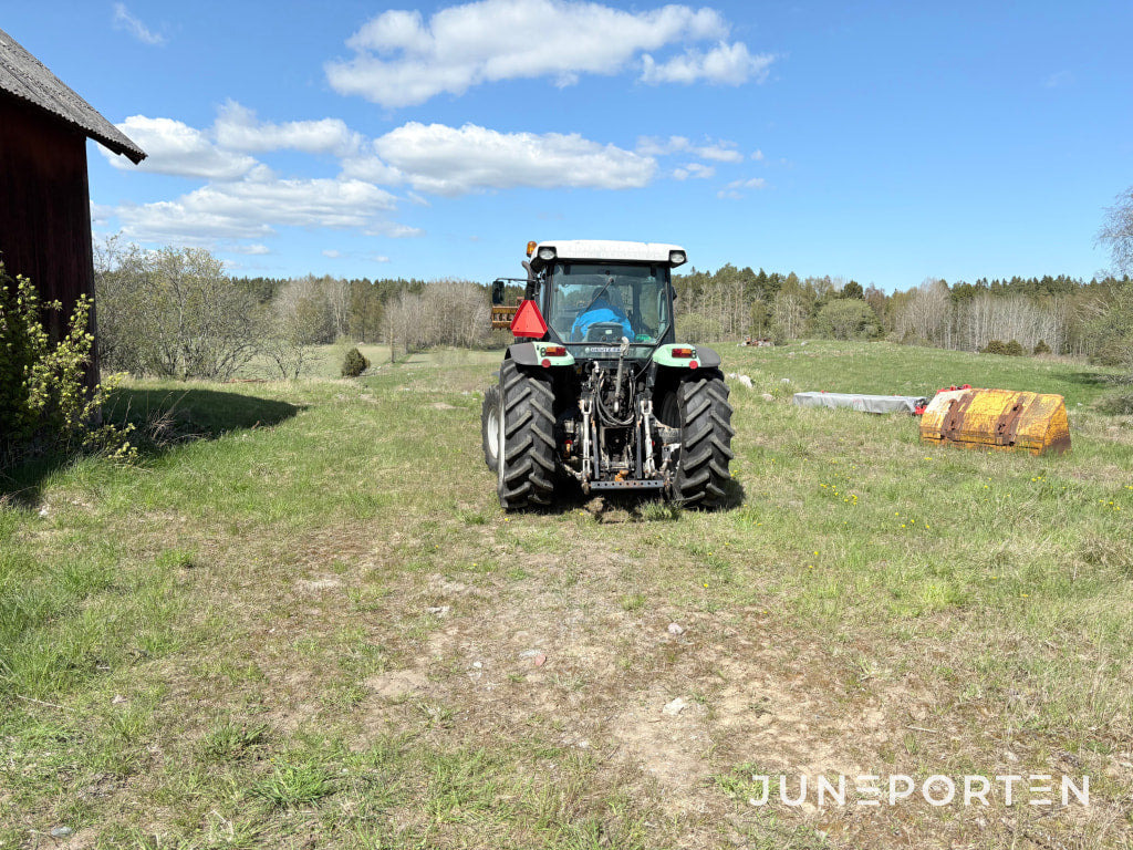 Traktor Deutz Fahr Agrofarm 430TTV med front lastare - Traktor: das Bild 5 Traktor Deutz Fahr Agrofarm 430TTV med front lastare - Traktor: das Bild 5