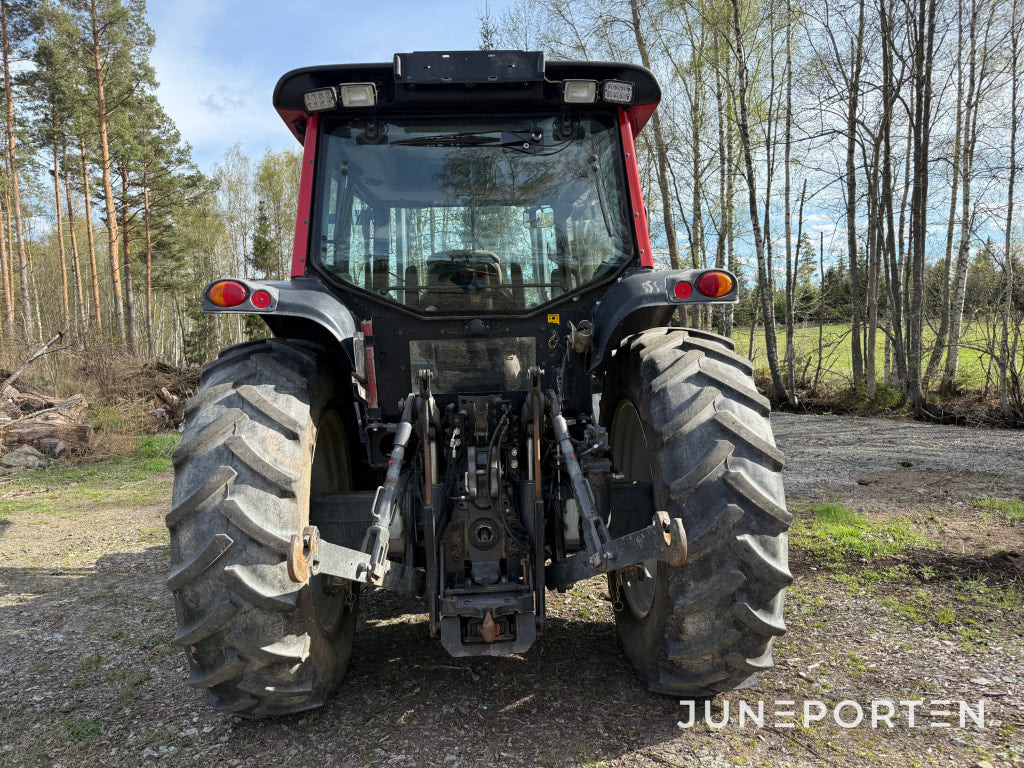 Valtra N101 - Traktor: das Bild 5 Valtra N101 - Traktor: das Bild 5