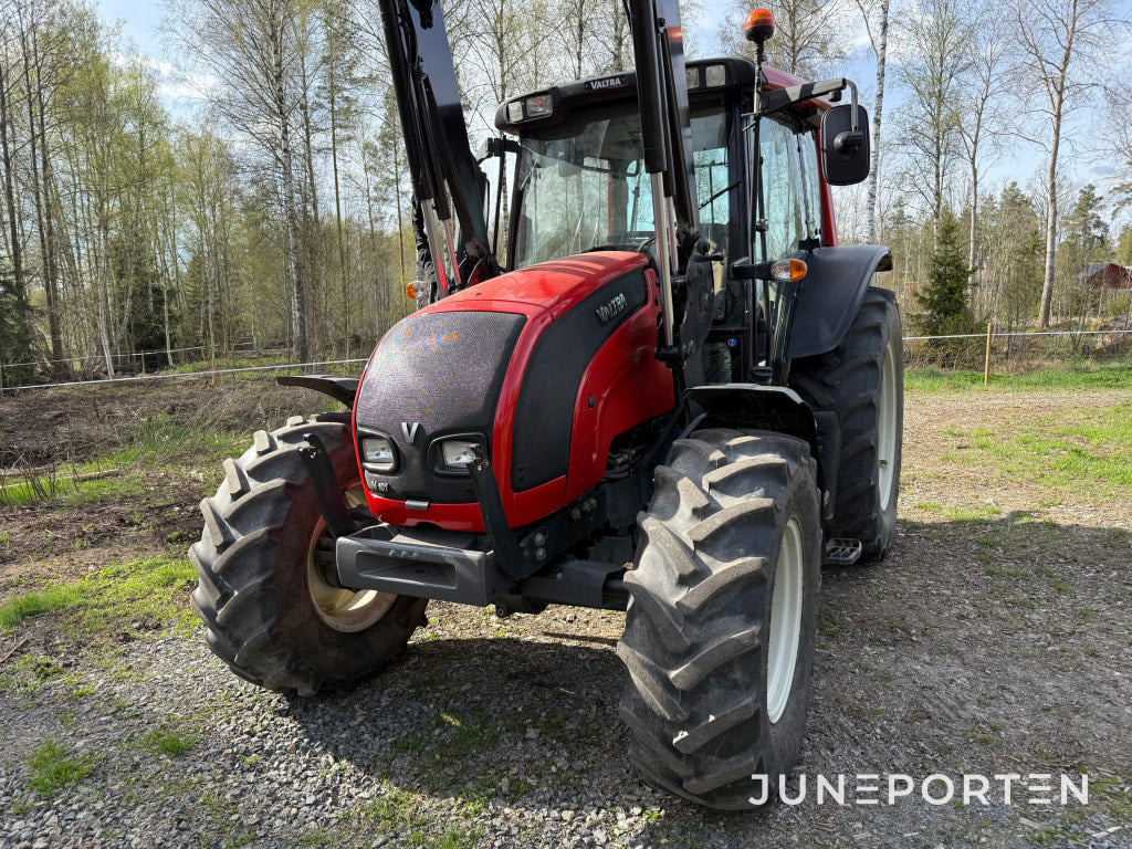 Valtra N101 - Traktor: das Bild 2 Valtra N101 - Traktor: das Bild 2