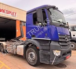 Mercedes Actros 2842 - Abrollkipper: das Bild 2 Mercedes Actros 2842 - Abrollkipper: das Bild 2