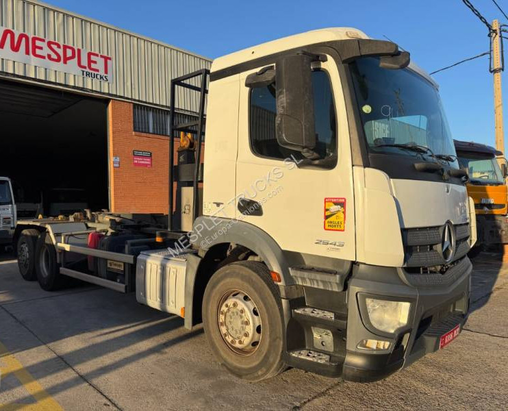 Mercedes Antos 2543 - Abrollkipper: das Bild 2 Mercedes Antos 2543 - Abrollkipper: das Bild 2