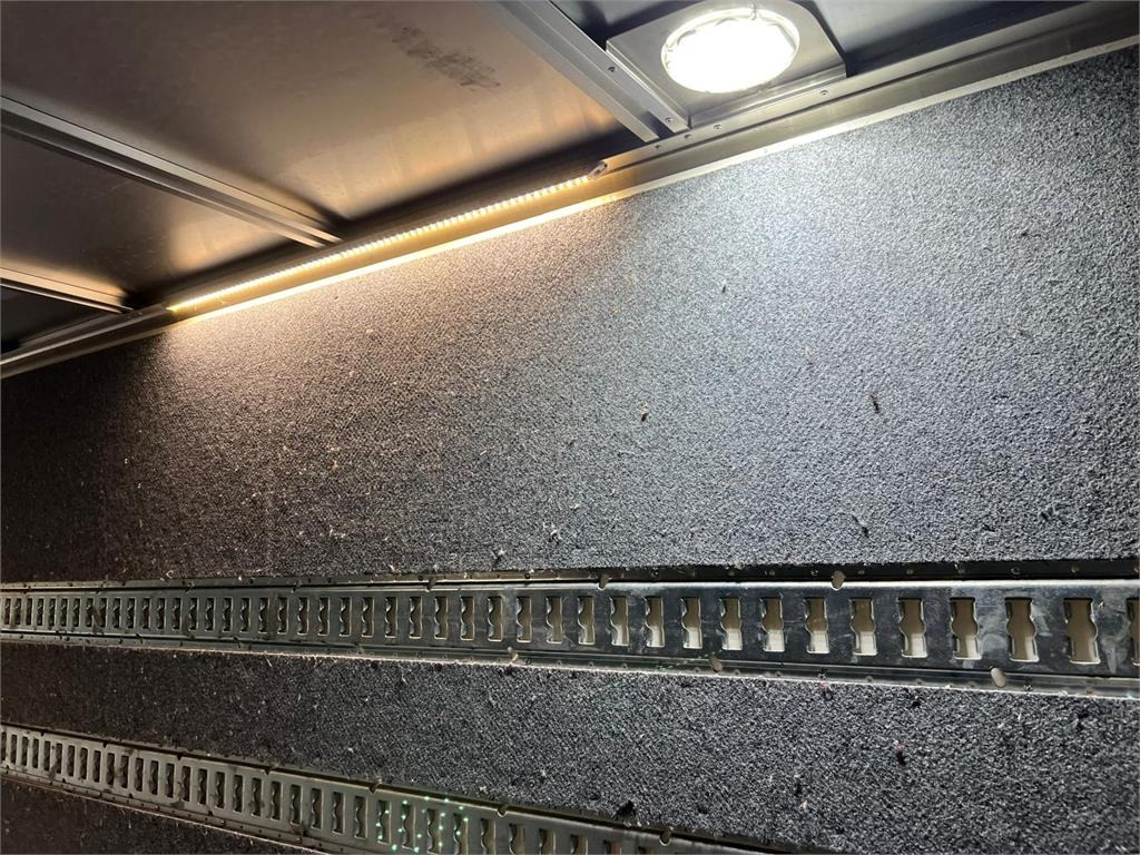 Fruehauf 11,0 mtr boks - lodretstående -lift - Koffer Auflieger: das Bild 4 Fruehauf 11,0 mtr boks - lodretstående -lift - Koffer Auflieger: das Bild 4