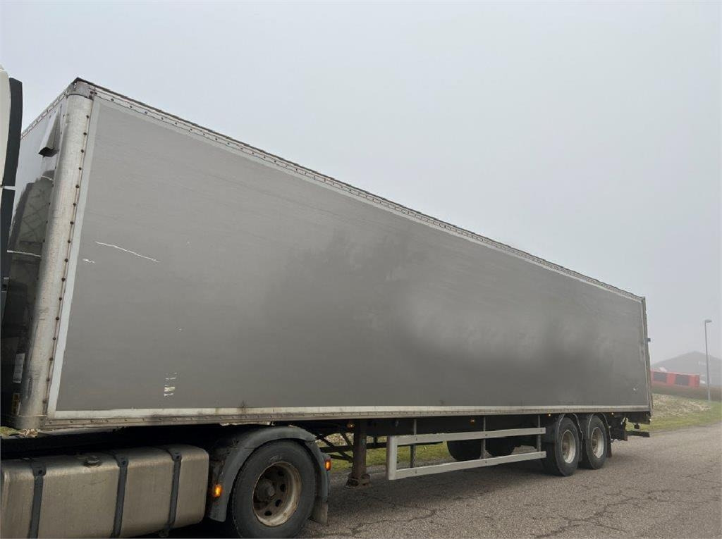 Fruehauf 13,6 mtr box - lodretstående lift - Koffer Auflieger: das Bild 3 Fruehauf 13,6 mtr box - lodretstående lift - Koffer Auflieger: das Bild 3