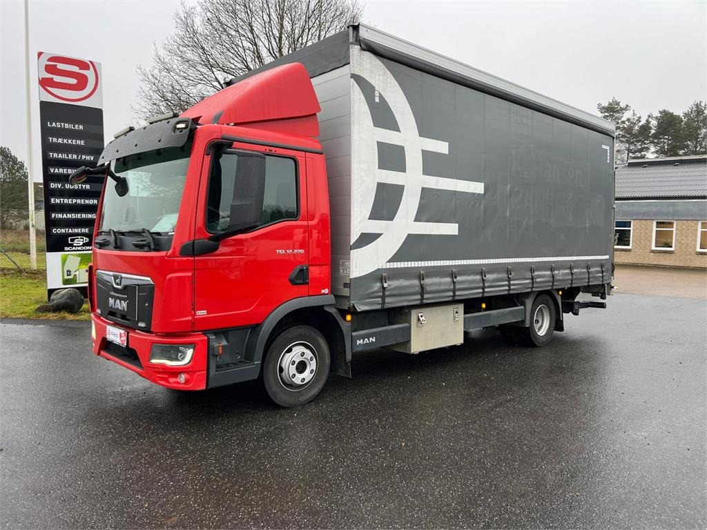 MAN TGL 12-220 BL - Plane LKW: das Bild 1 MAN TGL 12-220 BL - Plane LKW: das Bild 1