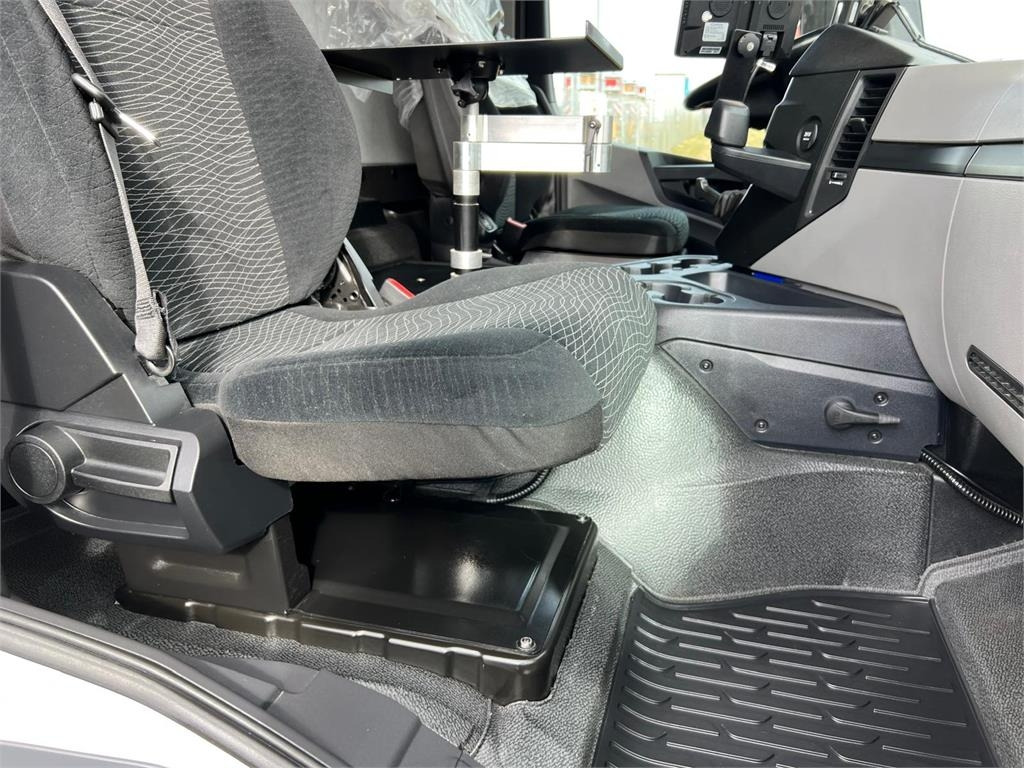 Koffer LKW Mercedes-Benz Antos 1824 LnR: das Bild 18