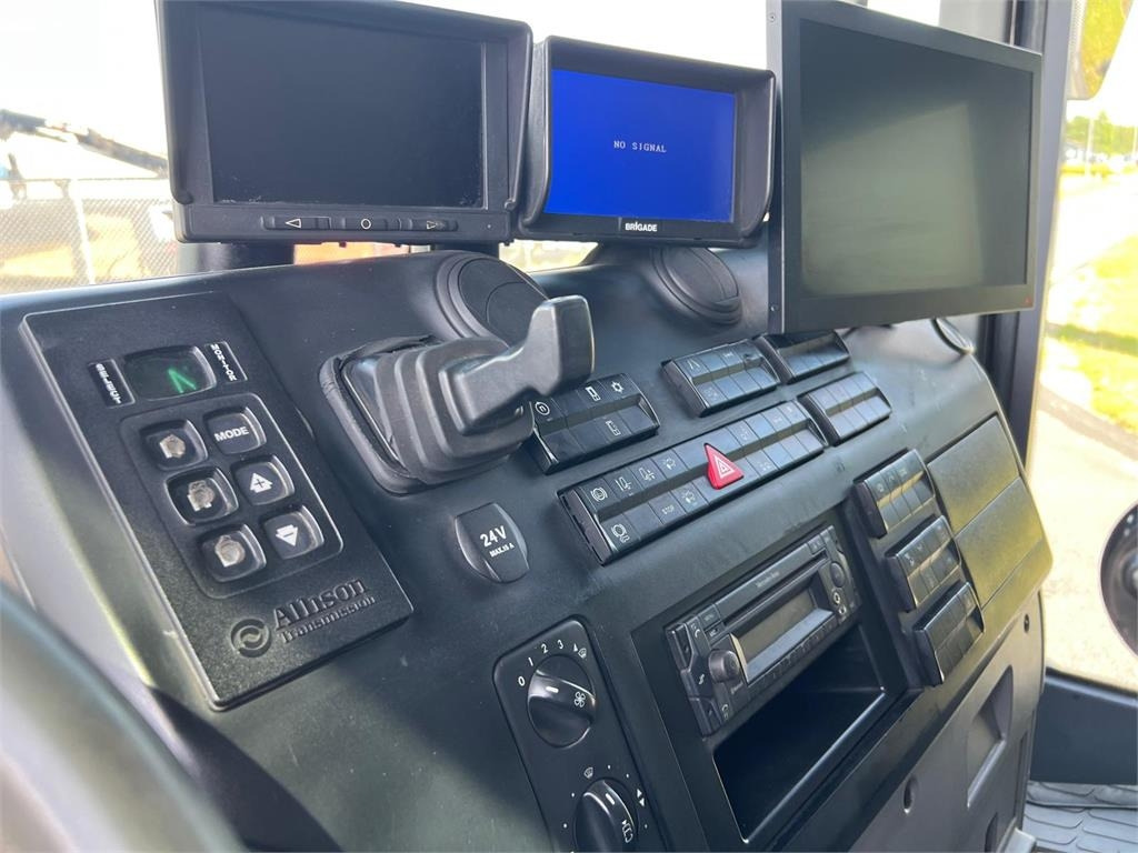 Abrollkipper Mercedes-Benz Econic 2630 L: das Bild 17