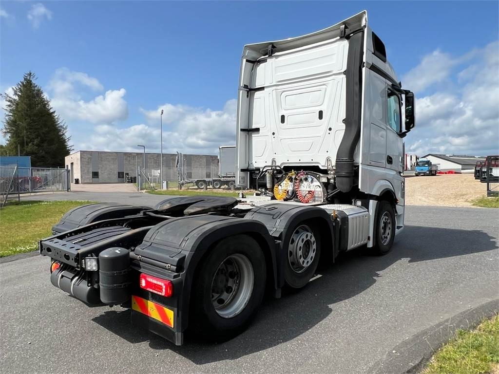 Mercedes-Benz Actros 2548 LS - Sattelzugmaschine: das Bild 4 Mercedes-Benz Actros 2548 LS - Sattelzugmaschine: das Bild 4