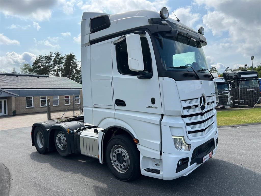 Mercedes-Benz Actros 2548 LS - Sattelzugmaschine: das Bild 2 Mercedes-Benz Actros 2548 LS - Sattelzugmaschine: das Bild 2
