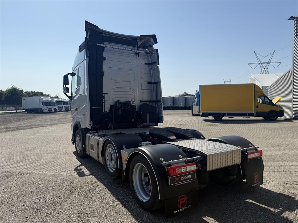 Volvo FH460 lowdeck Pucher - Sattelzugmaschine: das Bild 4 Volvo FH460 lowdeck Pucher - Sattelzugmaschine: das Bild 4