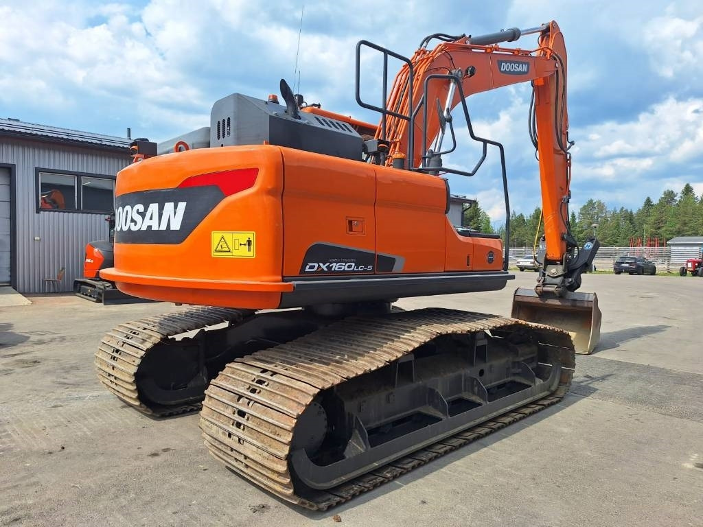 Doosan DX160LCH-5 METSÄMALLI KALLISTAJALLA - Kettenbagger: das Bild 4 Doosan DX160LCH-5 METSÄMALLI KALLISTAJALLA - Kettenbagger: das Bild 4