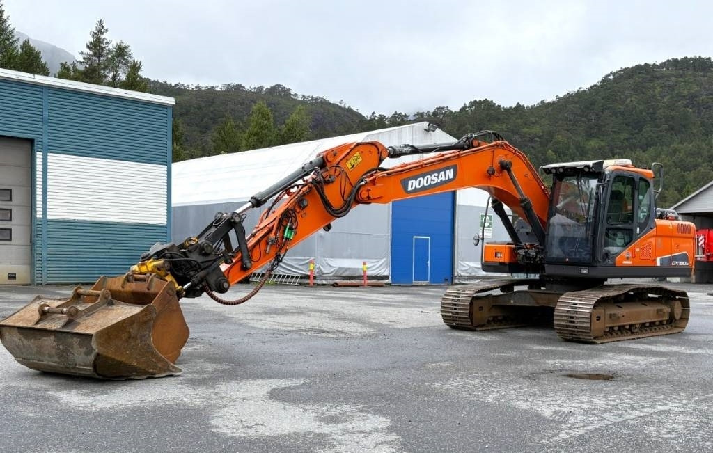 Doosan DX180LC-5 - Kettenbagger: das Bild 1 Doosan DX180LC-5 - Kettenbagger: das Bild 1