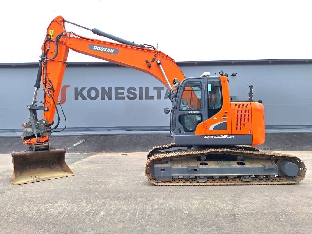 Doosan DX235LCR-5 PYÖRITTÄJÄ, 3D-LAITTEET - Kettenbagger: das Bild 1 Doosan DX235LCR-5 PYÖRITTÄJÄ, 3D-LAITTEET - Kettenbagger: das Bild 1