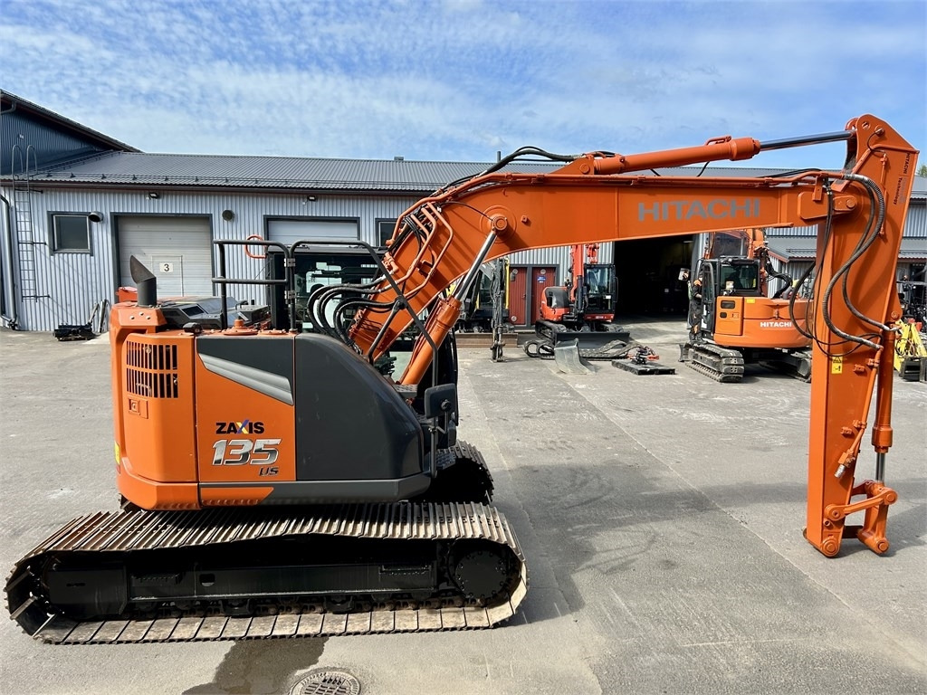 Hitachi ZX135US-7 - Kettenbagger: das Bild 5 Hitachi ZX135US-7 - Kettenbagger: das Bild 5