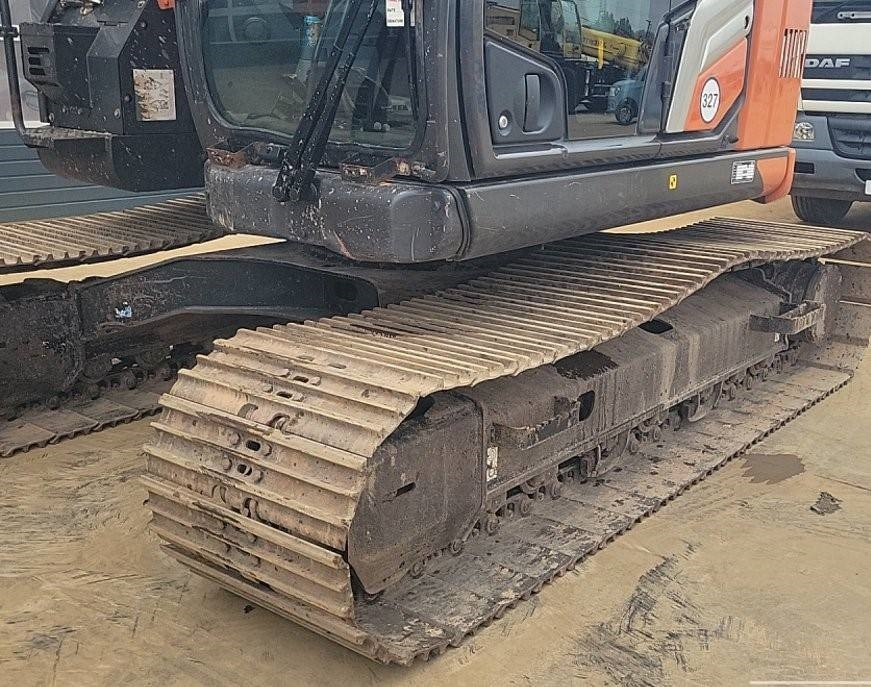 Hitachi ZX135US-7 - Kettenbagger: das Bild 5 Hitachi ZX135US-7 - Kettenbagger: das Bild 5