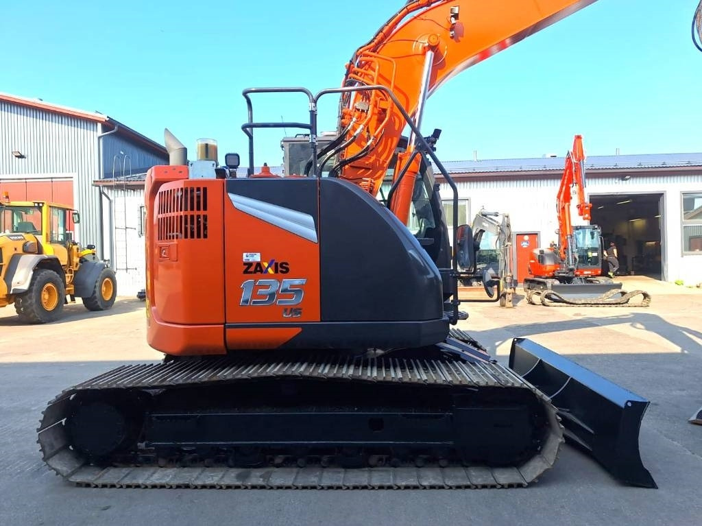 Hitachi ZX135USBL-7 PYÖRITTÄJÄ+PIHDIT - Kettenbagger: das Bild 5 Hitachi ZX135USBL-7 PYÖRITTÄJÄ+PIHDIT - Kettenbagger: das Bild 5