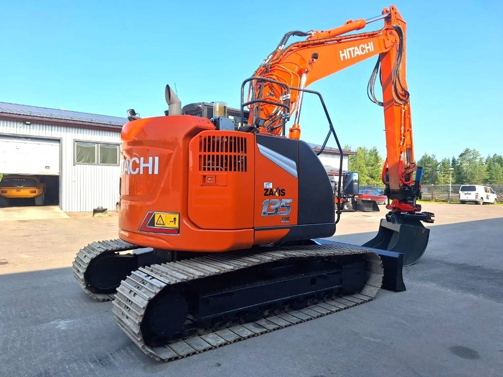 Hitachi ZX135USBL-7 PYÖRITTÄJÄ+PIHDIT - Kettenbagger: das Bild 4 Hitachi ZX135USBL-7 PYÖRITTÄJÄ+PIHDIT - Kettenbagger: das Bild 4