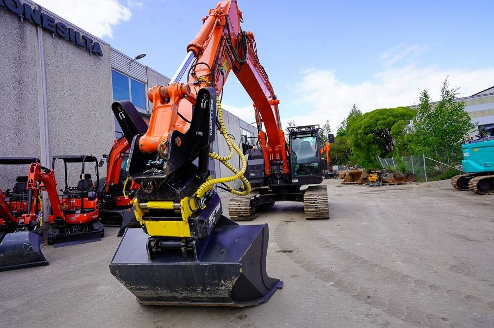 Kettenbagger Hitachi ZX225USLC-5B MARTTIINILLA: das Bild 11