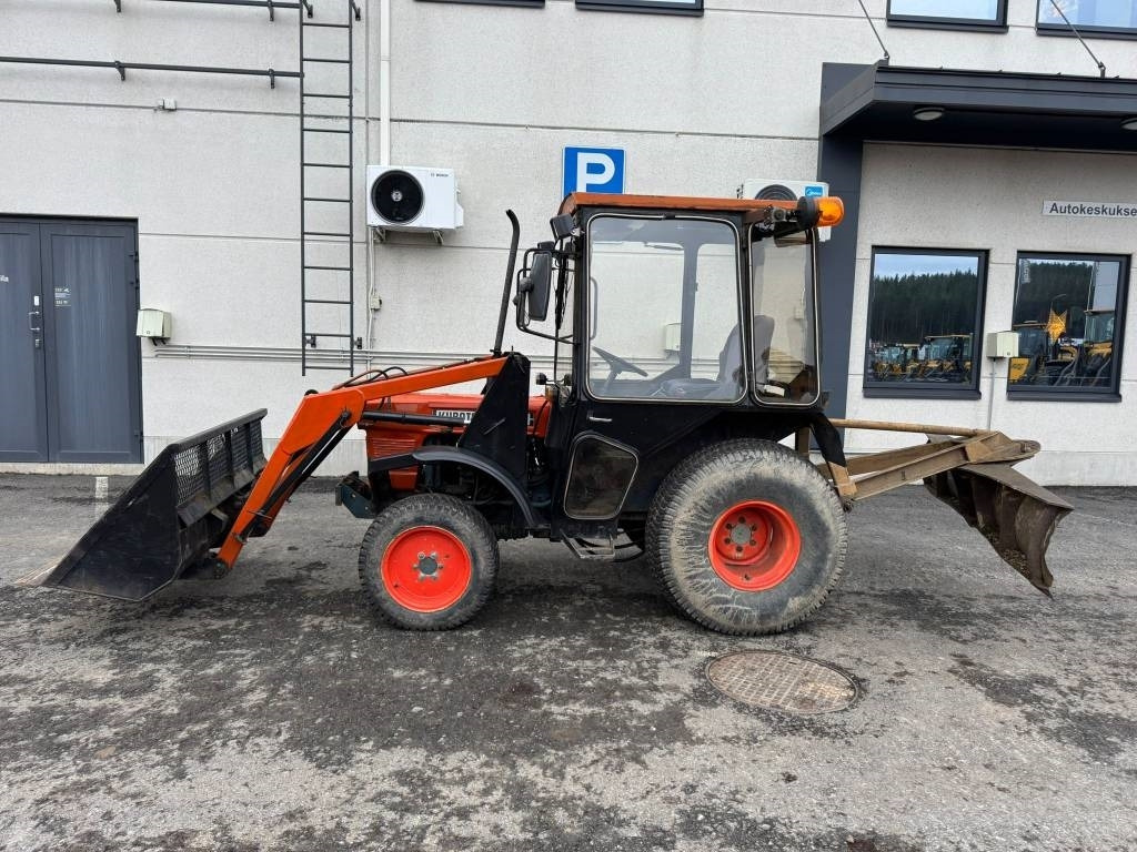 Kubota L245 DT ETUKUORMAAJALLA - Traktor: das Bild 1 Kubota L245 DT ETUKUORMAAJALLA - Traktor: das Bild 1