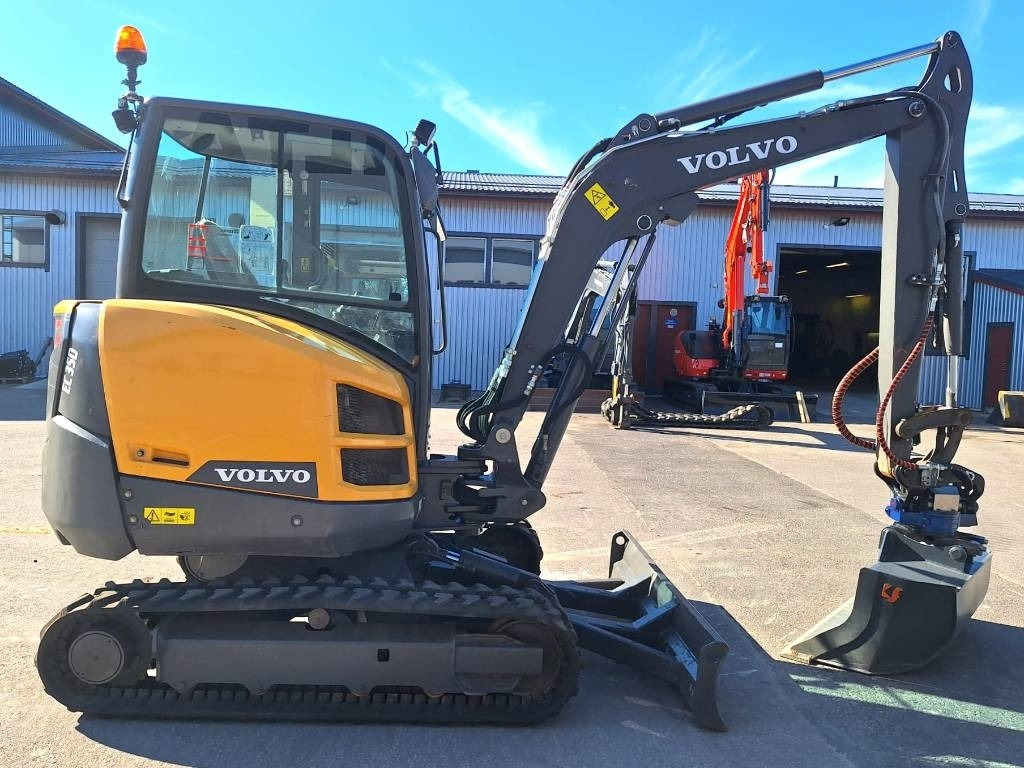 Volvo EC35D PYÖRITTÄJÄLLÄ - Minibagger: das Bild 5 Volvo EC35D PYÖRITTÄJÄLLÄ - Minibagger: das Bild 5