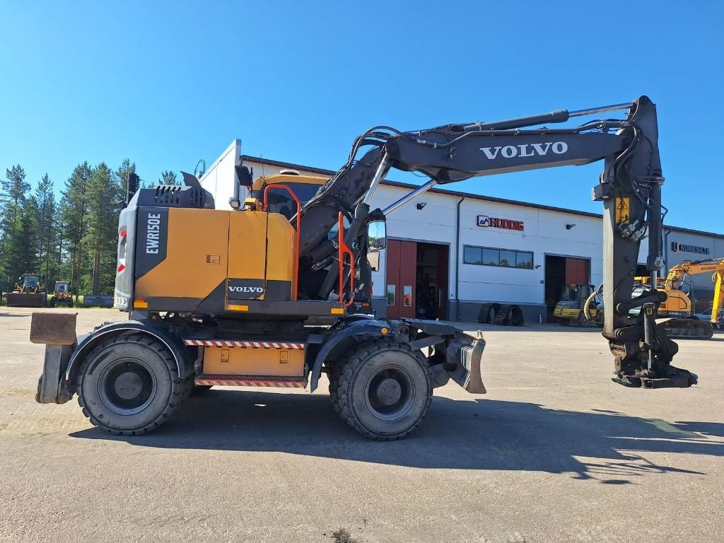 Volvo EWR150E PYÖRITTÄJÄLLÄ - Mobilbagger: das Bild 2 Volvo EWR150E PYÖRITTÄJÄLLÄ - Mobilbagger: das Bild 2