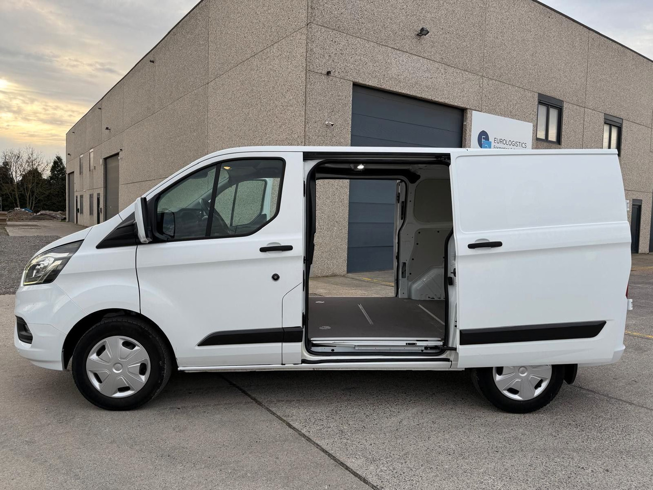 Ford Transit Custom 2.0TDCI. Klima. Navi. Tempomat. - Kleintransporter: das Bild 1 Ford Transit Custom 2.0TDCI. Klima. Navi. Tempomat. - Kleintransporter: das Bild 1