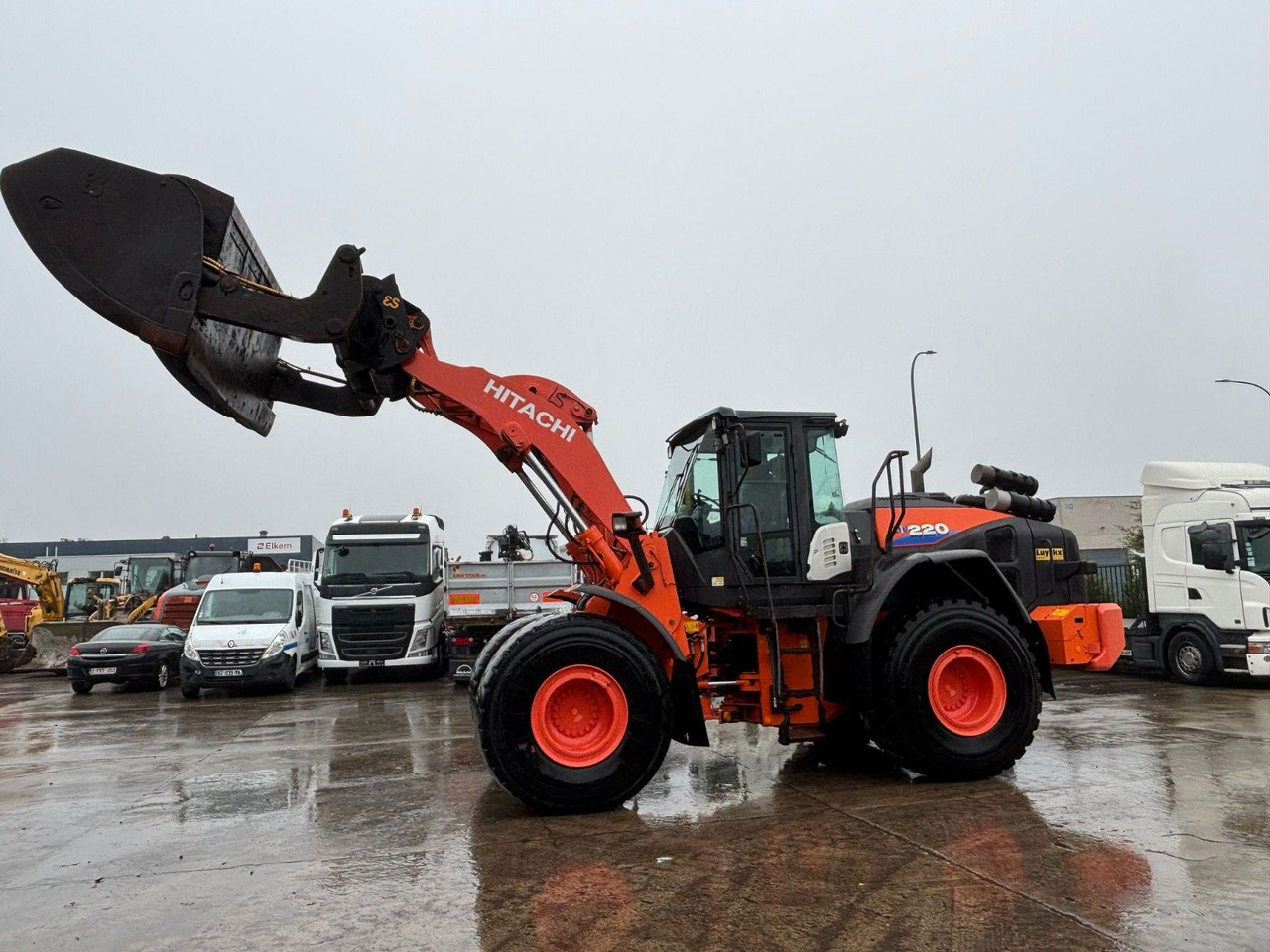 Hitachi ZW220-6. Hochkippschaufel. Wage. - Radlader: das Bild 4 Hitachi ZW220-6. Hochkippschaufel. Wage. - Radlader: das Bild 4