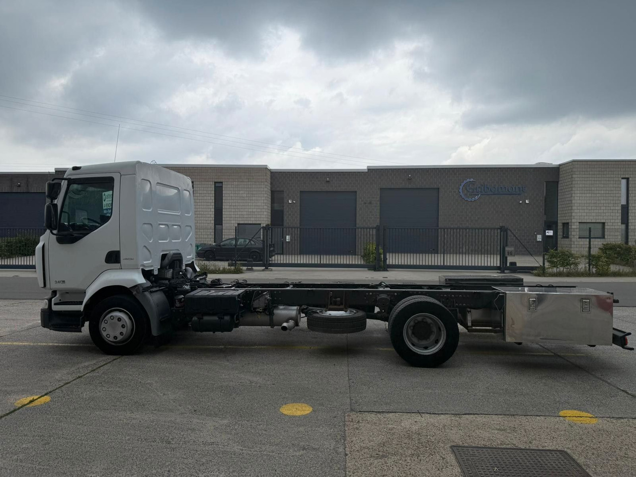 Renault Midlum 240dXi. Klima. 225.000km. - Fahrgestell LKW: das Bild 4 Renault Midlum 240dXi. Klima. 225.000km. - Fahrgestell LKW: das Bild 4