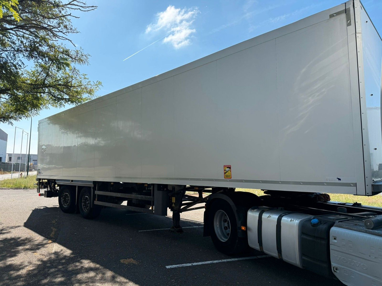 Schmitz Cargobull SKO 20. Dhollandia Lift. 2 Achsen. - Koffer Auflieger: das Bild 5 Schmitz Cargobull SKO 20. Dhollandia Lift. 2 Achsen. - Koffer Auflieger: das Bild 5