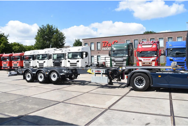 Renders HASTRAILER FCC - ALL CONNECTIONS - LIFT AXLE - 2 x EXTENDABLE - SAF AXLES - DISC BRAKES - EXCELLENT CONDITION - - Container/ Wechselfahrgestell Auflieger: das Bild 1 Renders HASTRAILER FCC - ALL CONNECTIONS - LIFT AXLE - 2 x EXTENDABLE - SAF AXLES - DISC BRAKES - EXCELLENT CONDITION - - Container/ Wechselfahrgestell Auflieger: das Bild 1