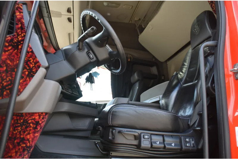 Scania R450 NGS 4x2NB - RETARDER - FULL AIR - PARK. AIRCO - PTO - LEATHER SEATS - 2 x FUEL TANKS - EXCELLENT CONDITION - - Sattelzugmaschine: das Bild 4 Scania R450 NGS 4x2NB - RETARDER - FULL AIR - PARK. AIRCO - PTO - LEATHER SEATS - 2 x FUEL TANKS - EXCELLENT CONDITION - - Sattelzugmaschine: das Bild 4