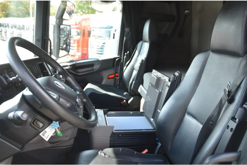 Scania S410 NGS 4x2EB MEGA 95 cm or 103 cm driving height - RETARDER - 806 TKM - FULL AIR - PARK. AIRCO - LEATHER SEATS - 2 x FUEL TANK - Sattelzugmaschine: das Bild 5 Scania S410 NGS 4x2EB MEGA 95 cm or 103 cm driving height - RETARDER - 806 TKM - FULL AIR - PARK. AIRCO - LEATHER SEATS - 2 x FUEL TANK - Sattelzugmaschine: das Bild 5