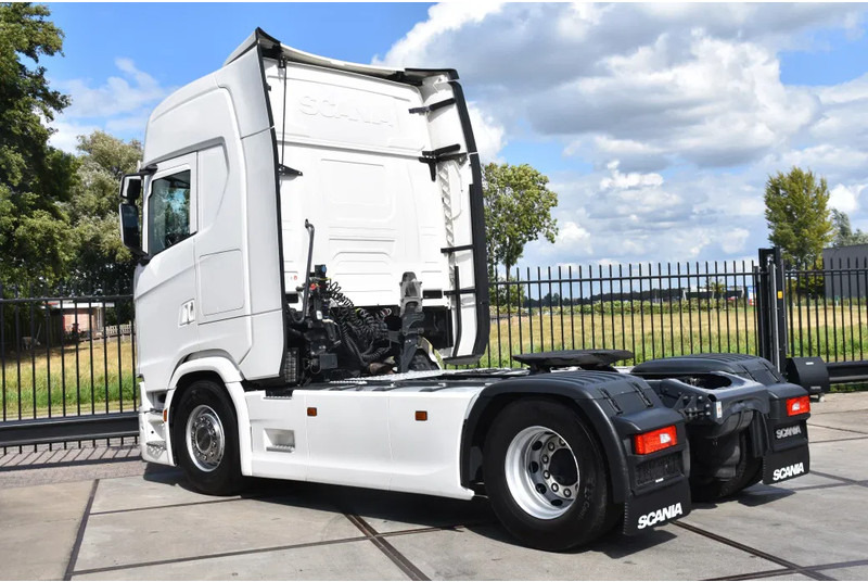 Scania S450 NGS 4x2 - RETARDER - 709 TKM - PARK. AIRCO - LEATHER SEATS - 2 x FUEL TANKS - LED LIGHTS - TOP CONDITION - - Sattelzugmaschine: das Bild 3 Scania S450 NGS 4x2 - RETARDER - 709 TKM - PARK. AIRCO - LEATHER SEATS - 2 x FUEL TANKS - LED LIGHTS - TOP CONDITION - - Sattelzugmaschine: das Bild 3