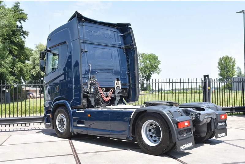 Scania S450 NGS 4x2NB - FULL AIR - 727 TKM - RETARDER - PARK. AIRCO - 2 x FUEL TANKS - TOP CONDITION - - Sattelzugmaschine: das Bild 3 Scania S450 NGS 4x2NB - FULL AIR - 727 TKM - RETARDER - PARK. AIRCO - 2 x FUEL TANKS - TOP CONDITION - - Sattelzugmaschine: das Bild 3