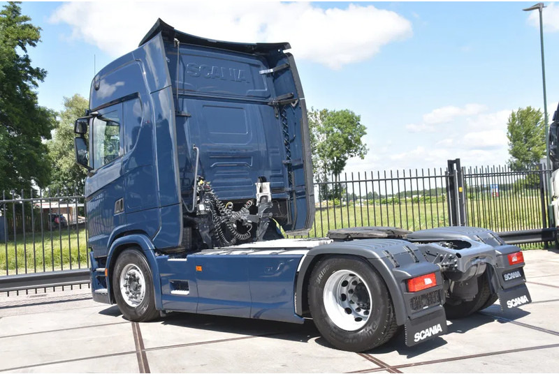 Scania S450 NGS 4x2NB - FULL AIR - 847 TKM - RETARDER - PARK. AIRCO - 2 x FUEL TANKS - TOP CONDITION - - Sattelzugmaschine: das Bild 3 Scania S450 NGS 4x2NB - FULL AIR - 847 TKM - RETARDER - PARK. AIRCO - 2 x FUEL TANKS - TOP CONDITION - - Sattelzugmaschine: das Bild 3