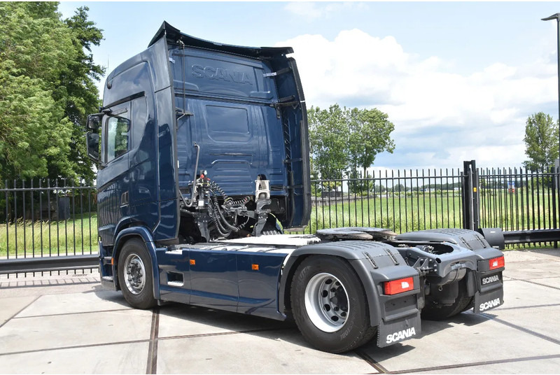 Scania S450 NGS 4x2NB - RETARDER - 746 TKM - FULL AIR - AIRCO - 2 x FUEL TANKS - TOP CONDITION - - Sattelzugmaschine: das Bild 3 Scania S450 NGS 4x2NB - RETARDER - 746 TKM - FULL AIR - AIRCO - 2 x FUEL TANKS - TOP CONDITION - - Sattelzugmaschine: das Bild 3
