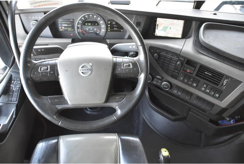 Sattelzugmaschine Volvo FH 16.750 Globetrotter XL 6x2 - RETARDER - FULL AIR - PARK. AIRCO - DYNAMIC STEERING - SLIDING FIFTH WHEEL - ALCOA'S - TOP CONDI: das Bild 6