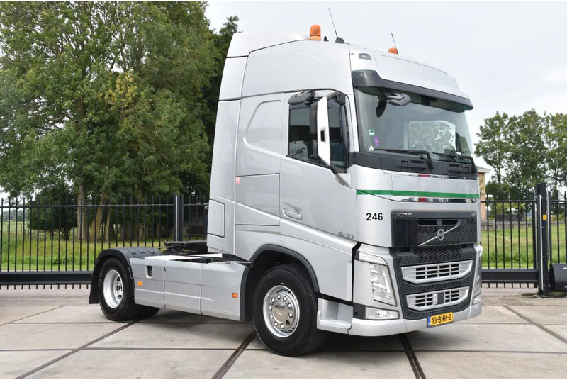 Volvo FH 420 Globe 4x2 - ADR FL - 766 TKM - PTO - AIRCO - DIFF. LOCK - TOP CONDITION - - Sattelzugmaschine: das Bild 1 Volvo FH 420 Globe 4x2 - ADR FL - 766 TKM - PTO - AIRCO - DIFF. LOCK - TOP CONDITION - - Sattelzugmaschine: das Bild 1