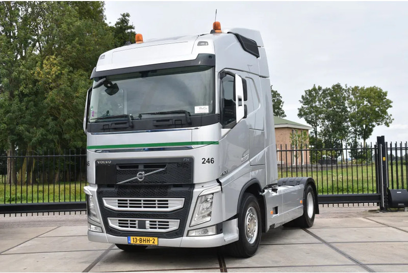 Volvo FH 420 Globe 4x2 - ADR FL - 766 TKM - PTO - AIRCO - DIFF. LOCK - TOP CONDITION - - Sattelzugmaschine: das Bild 2 Volvo FH 420 Globe 4x2 - ADR FL - 766 TKM - PTO - AIRCO - DIFF. LOCK - TOP CONDITION - - Sattelzugmaschine: das Bild 2