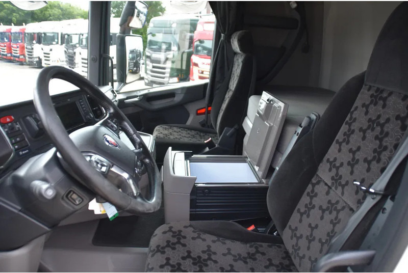 Scania R450 NGS 6x2*4NB - BDF - RETARDER - 703 TKM - FULL AIR - WHEELBASE: 495 CM - NAVI - TOP CONDITION - - Containerwagen/ Wechselfahrgestell LKW: das Bild 5 Scania R450 NGS 6x2*4NB - BDF - RETARDER - 703 TKM - FULL AIR - WHEELBASE: 495 CM - NAVI - TOP CONDITION - - Containerwagen/ Wechselfahrgestell LKW: das Bild 5