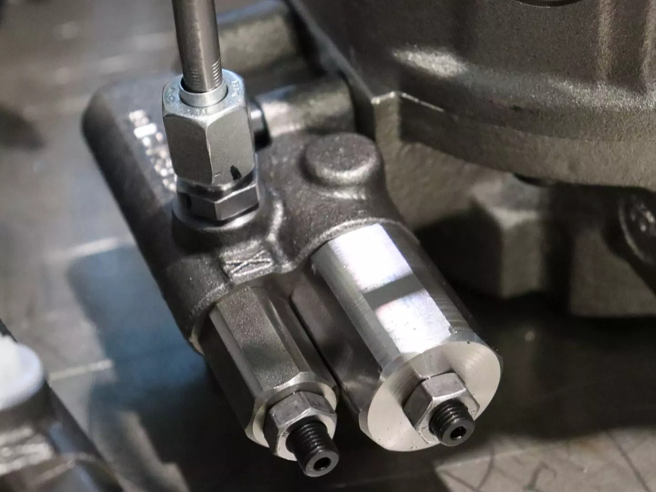 REXROTH A10VO28DFLR/31R-VSC62K01 - Hydraulikmotor für Baumaschine: das Bild 2 REXROTH A10VO28DFLR/31R-VSC62K01 - Hydraulikmotor für Baumaschine: das Bild 2